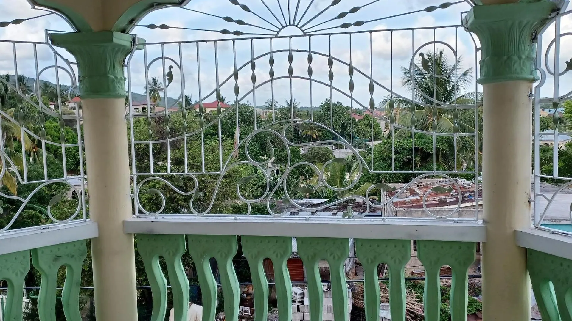 1 Bdrm1 1 Bath Apartment Old Harbour Homestay