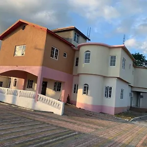 Holiday home Jds House Of Beauty, Old Harbour